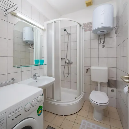 Apartment Tina In Town Centre With Free Parking